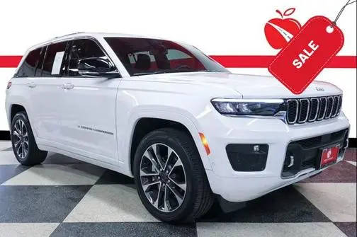 2023 Jeep Grand Cherokee Overland 4WD photo