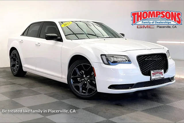 2023 Chrysler 300 Touring RWD photo