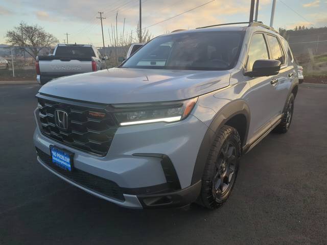 2023 Honda Pilot TrailSport AWD photo