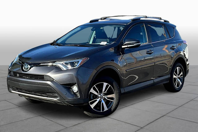 2016 Toyota RAV4 XLE FWD photo