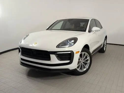 2023 Porsche Macan AWD photo