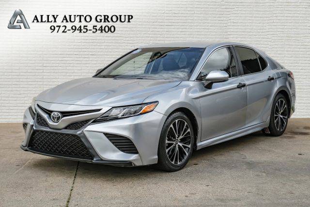 2018 Toyota Camry SE FWD photo