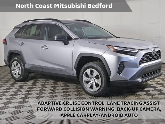 2023 Toyota RAV4 LE FWD photo