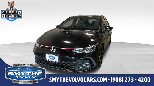 2023 Volkswagen Golf GTI SE FWD photo