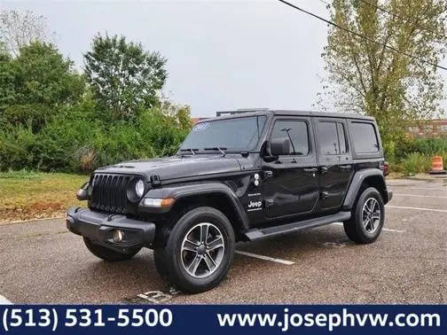 2023 Jeep Wrangler Unlimited Sahara 4WD photo