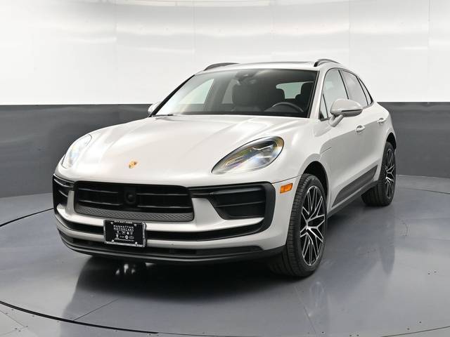 2023 Porsche Macan T AWD photo