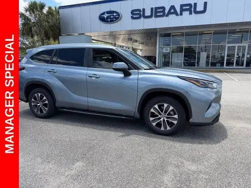 2023 Toyota Highlander Hybrid XLE FWD photo
