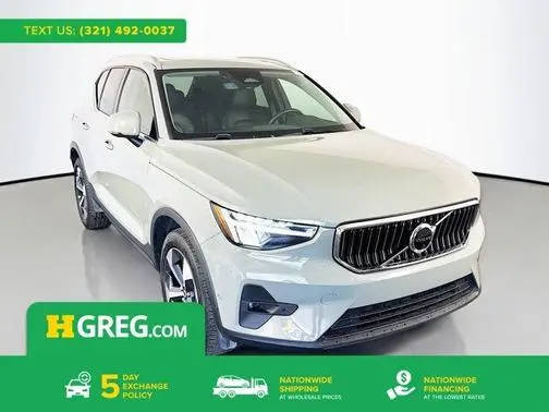 2023 Volvo XC40 Plus Bright Theme AWD photo