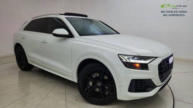2023 Audi Q8 Premium AWD photo