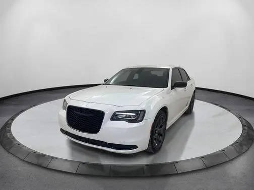 2023 Chrysler 300 Touring RWD photo