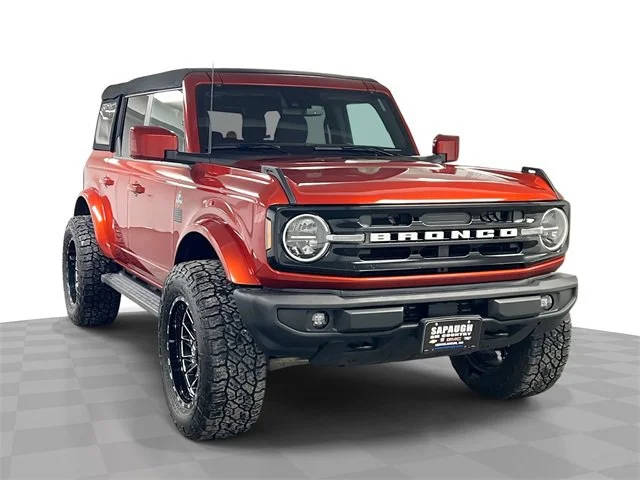 2023 Ford Bronco 4 Door Outer Banks 4WD photo