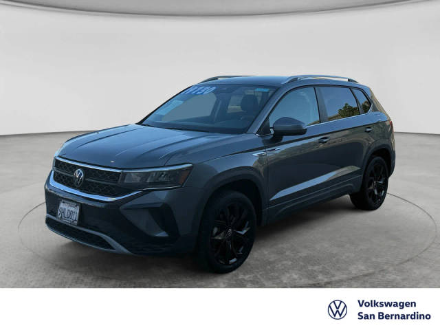 2023 Volkswagen Taos SE FWD photo
