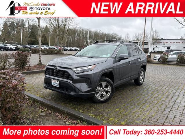 2023 Toyota RAV4 XLE AWD photo