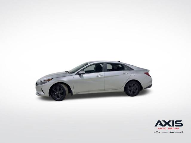 2023 Hyundai Elantra SEL FWD photo
