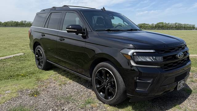 2023 Ford Expedition Limited 4WD photo