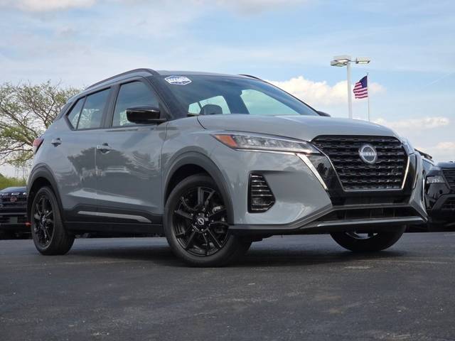 2023 Nissan Kicks SR FWD photo