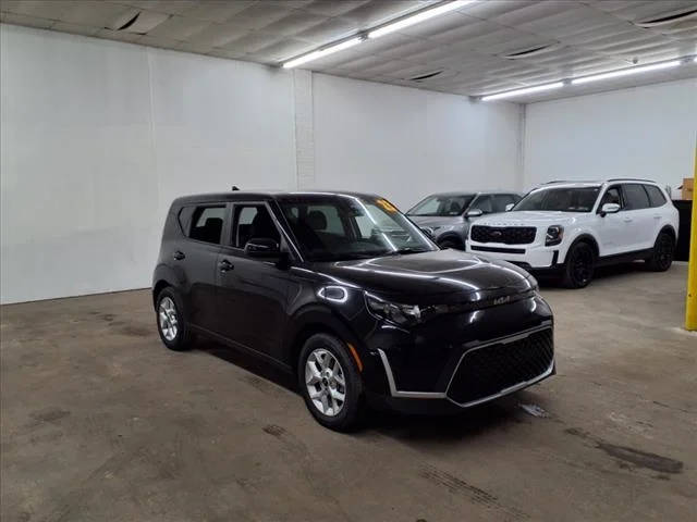 2023 Kia Soul LX FWD photo