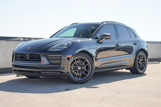 2023 Porsche Macan T AWD photo