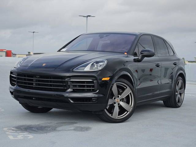 2023 Porsche Cayenne Platinum Edition AWD photo