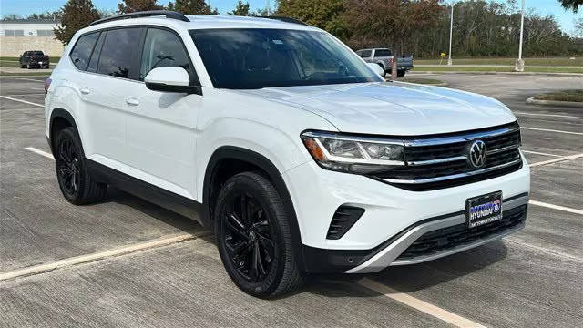 2023 Volkswagen Atlas 3.6L V6 SE w/Technology AWD photo