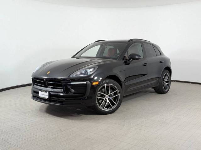 2023 Porsche Macan  AWD photo