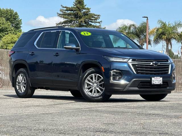 2023 Chevrolet Traverse LT Cloth FWD photo