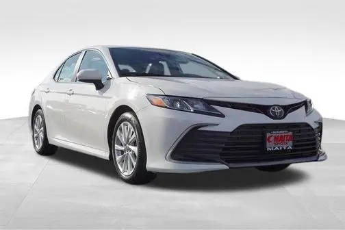 2023 Toyota Camry LE FWD photo