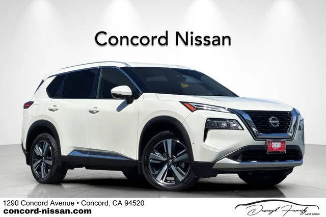 2023 Nissan Rogue Platinum FWD photo