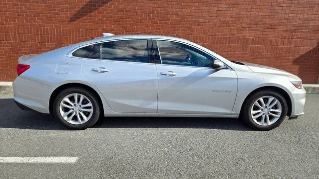 2018 Chevrolet Malibu LT FWD photo