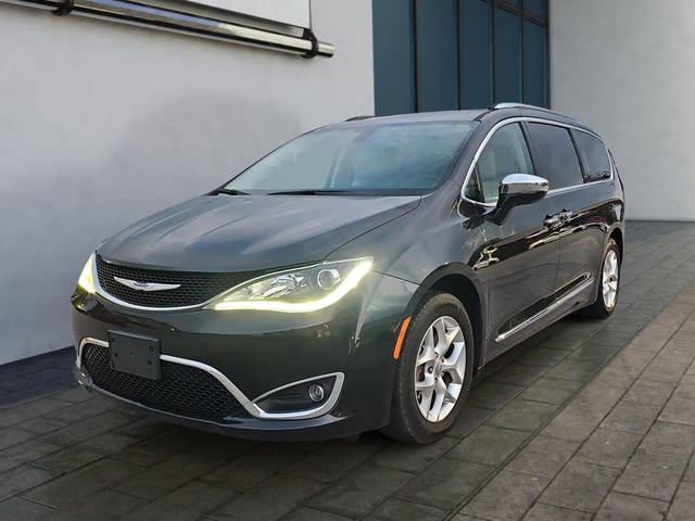 2020 Chrysler Pacifica Minivan Limited FWD photo