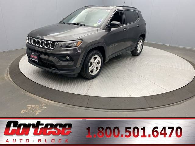 2023 Jeep Compass Latitude 4WD photo