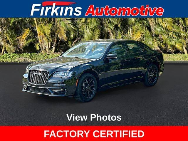 2023 Chrysler 300 Touring L AWD photo