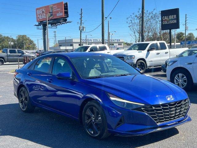 2023 Hyundai Elantra SEL FWD photo