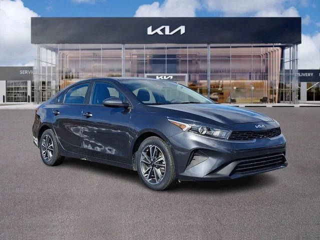 2023 Kia Forte LXS FWD photo