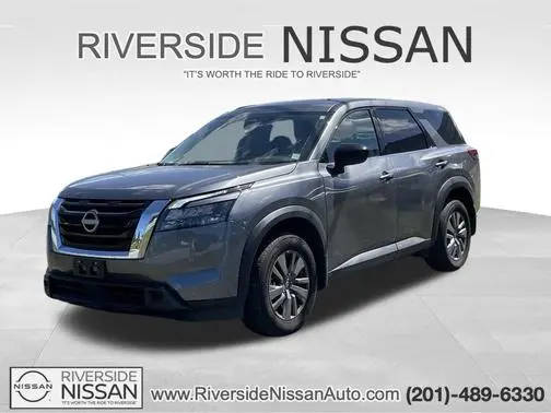 2023 Nissan Pathfinder S 4WD photo