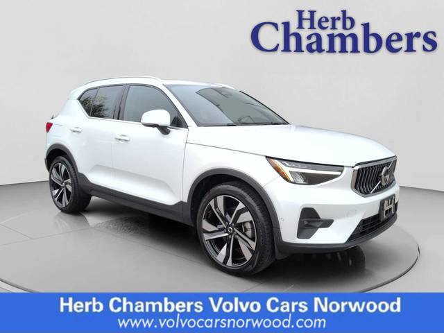 2023 Volvo XC40 Ultimate Bright Theme AWD photo