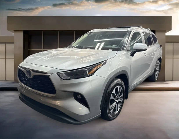 2023 Toyota Highlander Hybrid XLE AWD photo