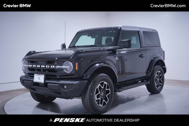 2023 Ford Bronco 2 Door Outer Banks 4WD photo