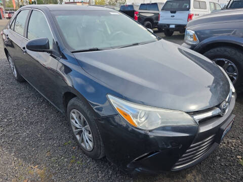 2015 Toyota Camry LE FWD photo
