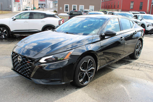 2023 Nissan Altima 2.5 SR AWD photo