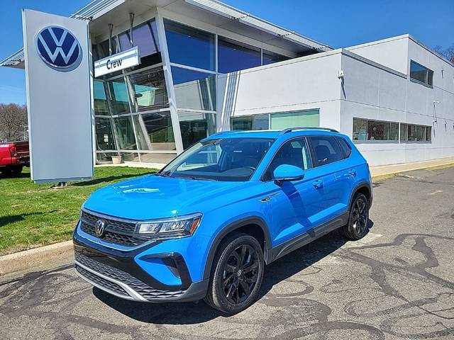 2023 Volkswagen Taos SE AWD photo