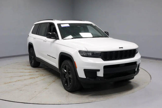 2023 Jeep Grand Cherokee L Altitude 4WD photo