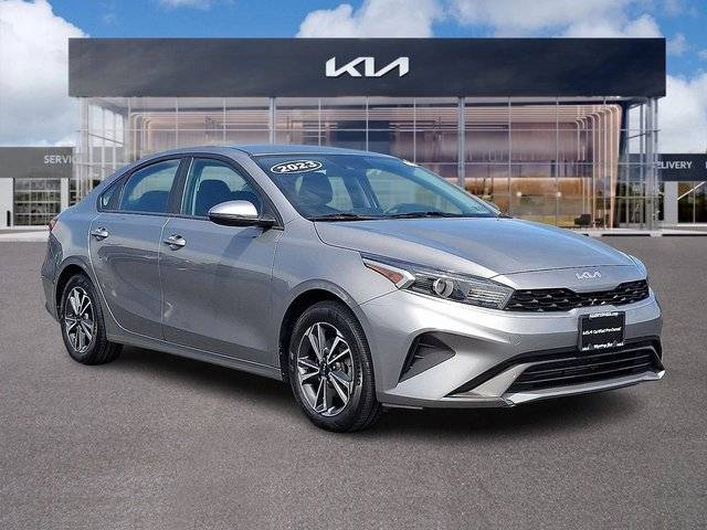 2023 Kia Forte LXS FWD photo