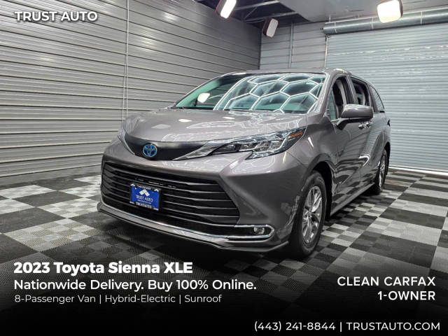 2023 Toyota Sienna XLE FWD photo