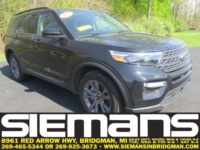 2023 Ford Explorer XLT 4WD photo