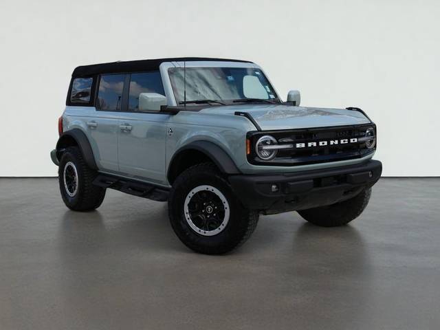 2023 Ford Bronco 4 Door Outer Banks 4WD photo