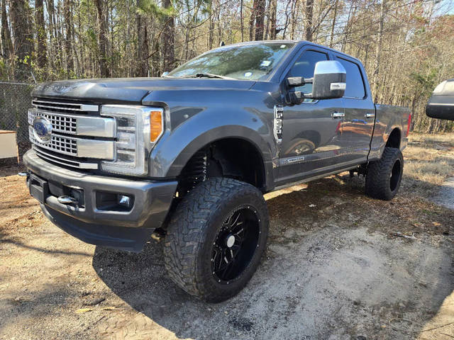 2019 Ford F-250 Super Duty Platinum 4WD photo