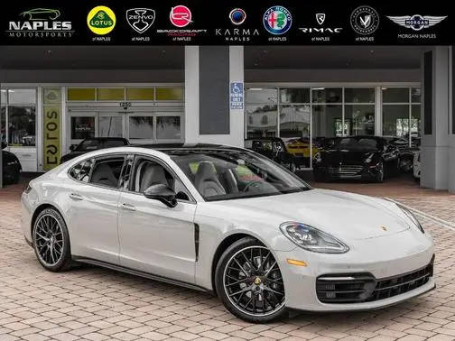 2022 Porsche Panamera  RWD photo