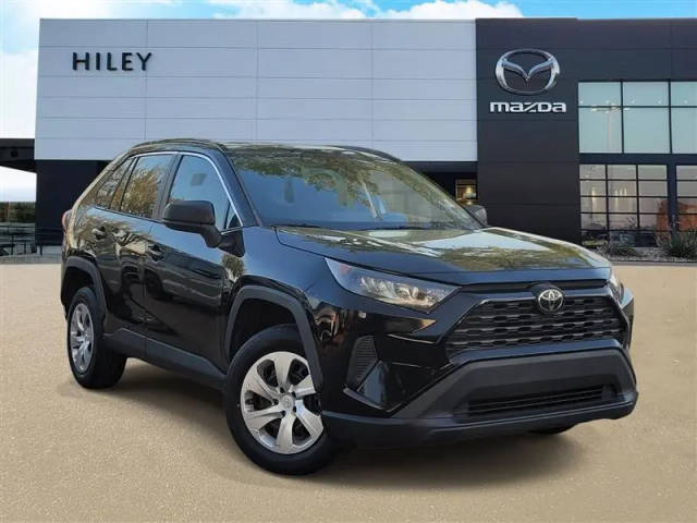 2021 Toyota RAV4 LE FWD photo