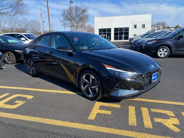2023 Hyundai Elantra Limited FWD photo